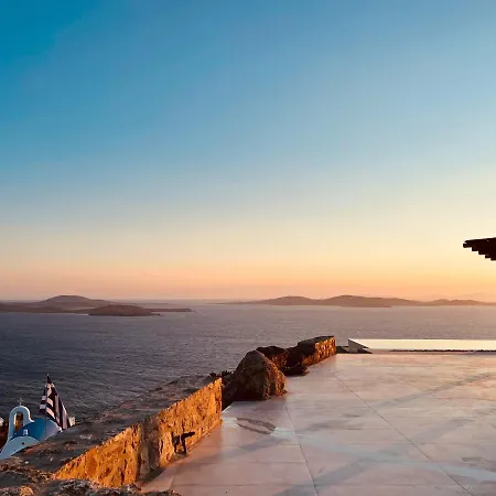 Birdhouse Private Luxury - Romantic Couple Retreat Villa