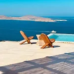 Birdhouse Private Luxury - Romantic Couple Retreat Villa